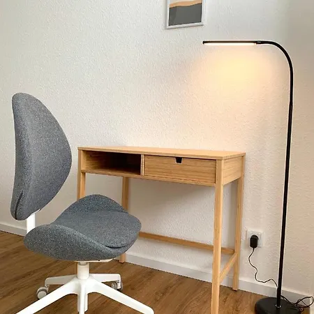 Alles Komplett - 2 Schlafzimmer, Grosse Kueche, Bad * Keulen