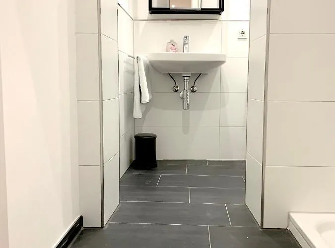 Alles Komplett - 2 Schlafzimmer, Große Küche, Bad * Köln