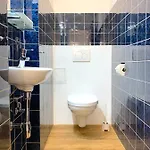 Apartment Alles Komplett - 2 Schlafzimmer, Große Küche, Bad
