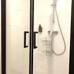 Alles Komplett - 2 Schlafzimmer, Grosse Kueche, Bad *