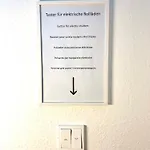 Alles Komplett - 2 Schlafzimmer, Grosse Kueche, Bad *