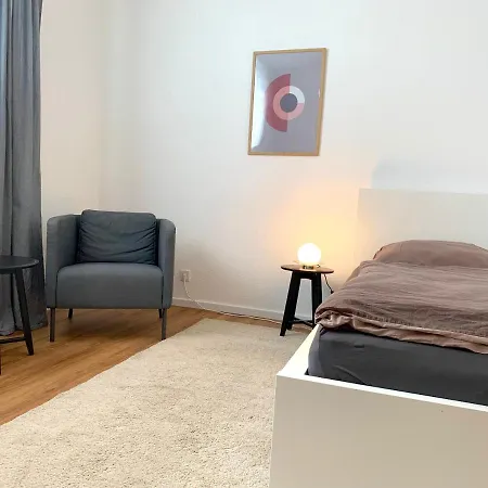 Alles Komplett - 2 Schlafzimmer, Grosse Kueche, Bad Apartment Cologne