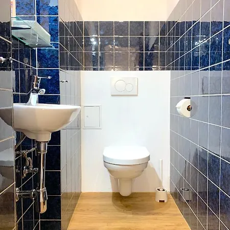 Lejlighed Alles Komplett - 2 Schlafzimmer, Grosse Kueche, Bad
