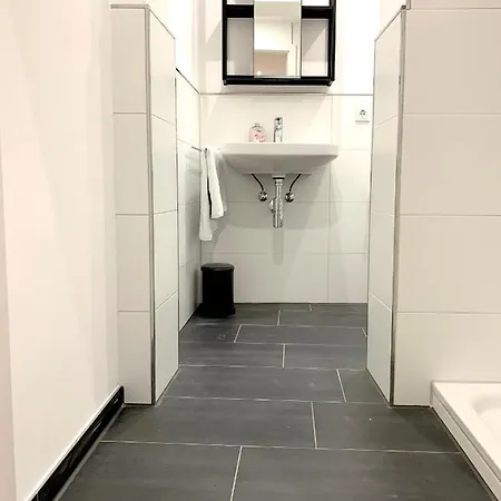 Alles Komplett - 2 Schlafzimmer, Große Küche, Bad * Köln