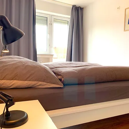 Alles Komplett - 2 Schlafzimmer, Grosse Kueche, Bad *