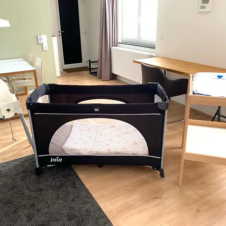 Apartment Alles Komplett - 2 Schlafzimmer, Grosse Kueche, Bad Cologne