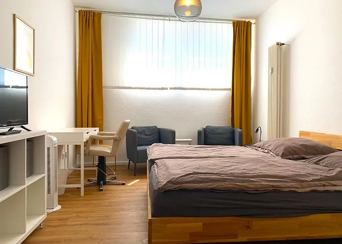 Apartment Alles Komplett - 2 Schlafzimmer, Grosse Kueche, Bad Cologne