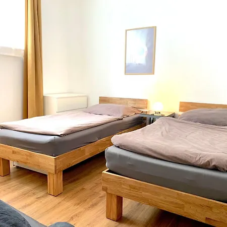 Alles Komplett - 2 Schlafzimmer, Grosse Kueche, Bad