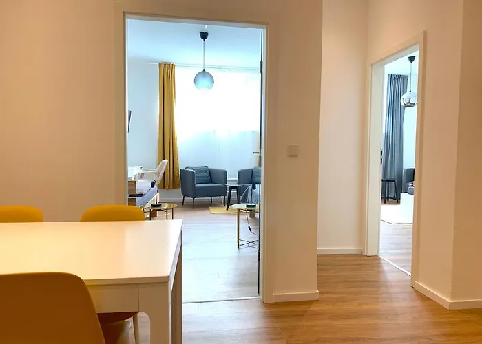 Alles Komplett - 2 Schlafzimmer, Große Küche, Bad Apartamento